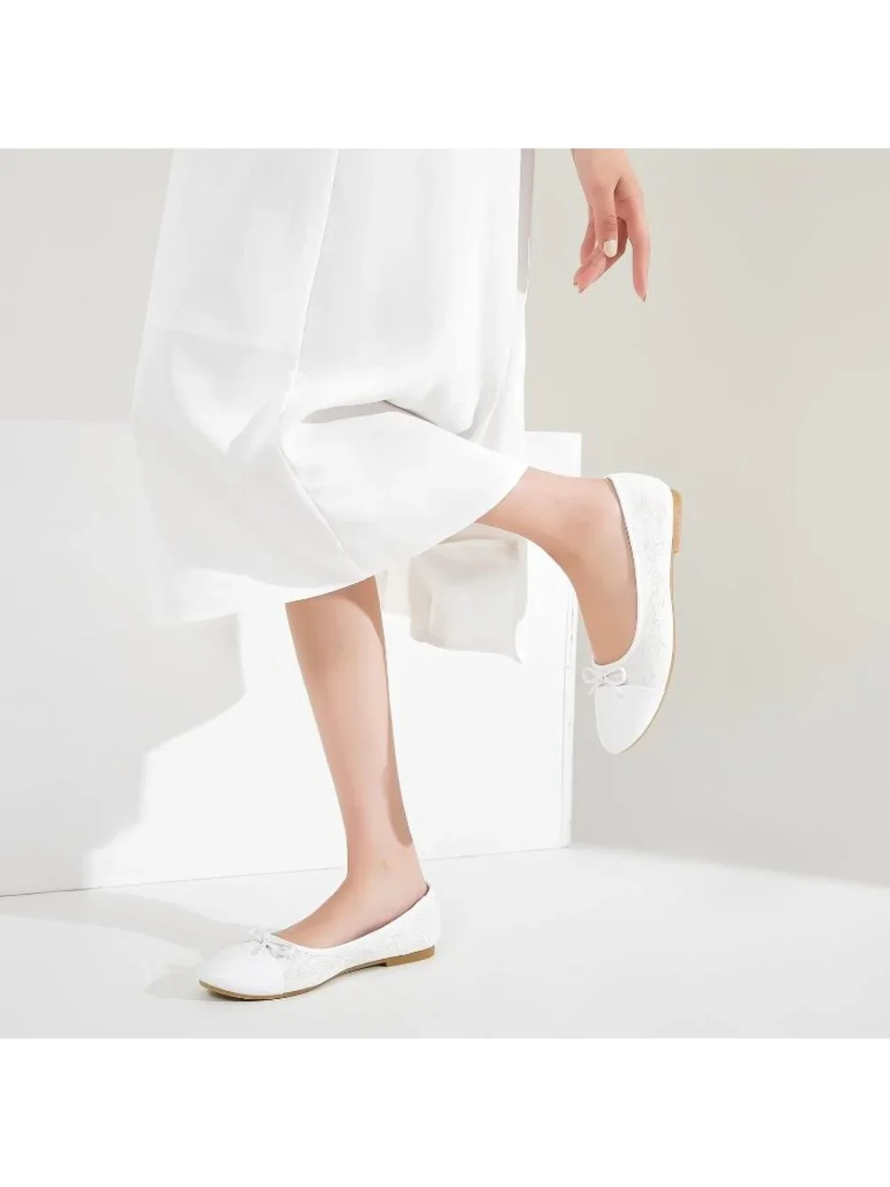 Women's White Flats Shoes with Pomegranate Embroidery with Bow Comfortable
